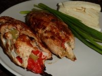 Рулетики из куриной грудки с болгарским перцем 