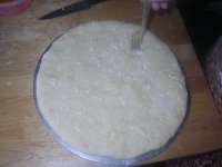 Хачапури - Проткнуть пирог вилкой в нескольких местах
