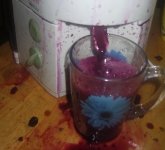 Сок из винограда на соковыжималке - Вся кухня забрызгана виноградным соком