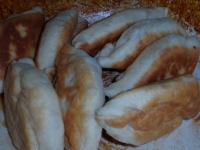 Жареные пирожки с начинкой - И бока пирожков тоже нужно обжарить