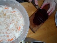 Винегрет с фасолью и квашеной капустой - Вареная свекла. Никогда не покупаю сваренную у бабулек - всегда варю сама.