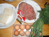 Котлеты из свино-говяжьего фарша с зеленым луком с 8 фото - Вот все продукты, что мне нужны для котлет с зеленью. Ну еще петрушка